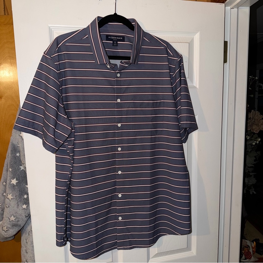 Mizzen+Main Navy and Red Striped Casual Shirt
